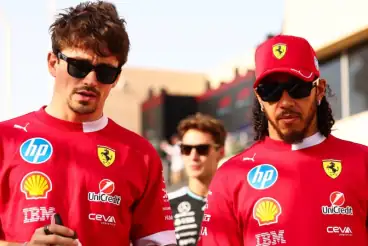 Wie die Ferrari-Fahrer auf die Kritik von John Elkann reagieren