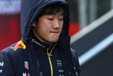 Warum Yuki Tsunoda für 2026 noch keinen Honda-Vertrag unterzeichnet hat