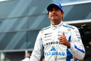 Carlos Sainz meets fan behind his 'lucky' Sparkles sticker in heartwarming Williams video