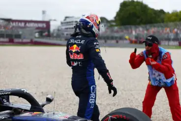 Max Verstappen had X-ray on hands after Melbourne F1 qualifying crash