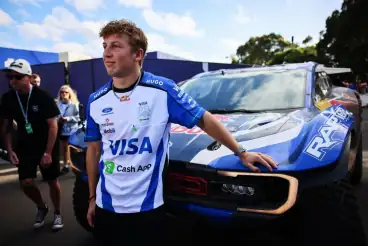 Liam Lawson turns heads at Australian GP with mud-covered Ford Raptor T1+ arrival