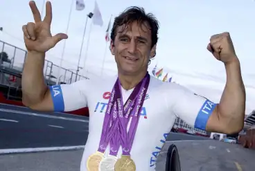 Martin Brundle, Toto Wolff and Stefano Domenicali lead emotional Alex Zanardi tributes