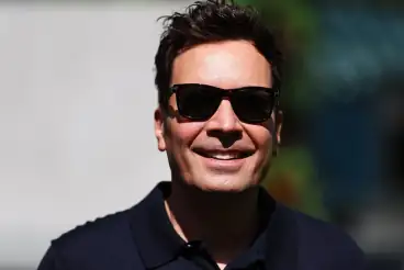 Martin Brundle Miami GP grid walk goes viral with bizarre Jimmy Fallon moment