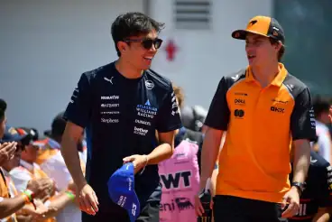 Oscar Piastri joins Alex Albon and Gabriel Bortoleto in viral karting session