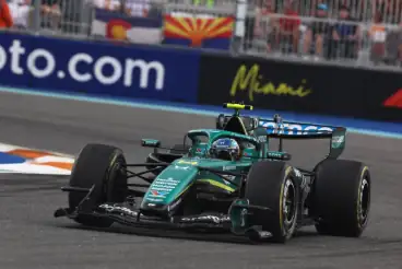 Fernando Alonso: F1 lost a full decade of “pure racing”, overtakes are now “avoiding actions”