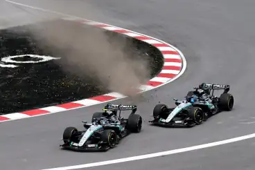 F1 Canadian GP: George Russell wins sprint after Kimi Antonelli clash