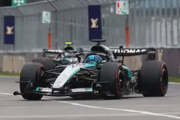 George Russell suffers dramatic exit from F1 Canada GP