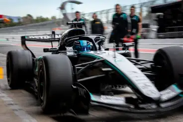 Mercedes rivals plotting F1 engine rule change for Melbourne