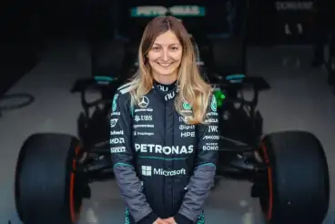 Pin makes landmark F1 test debut with Mercedes