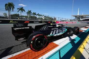 Antonelli survives surprise Verstappen challenge for Miami GP pole