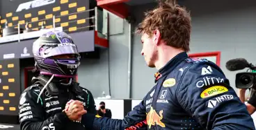 Oud-trainer Verstappen onthult: ‘Zo joegen we Hamilton op de kast’
