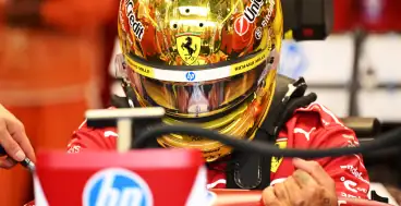Lewis Hamilton verliest zevende plaats na tijdstraf, Alonso profiteert