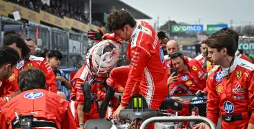 Charles Leclerc worstelt met chaos op de grid: ‘Blijft heel erg moeilijk’