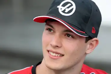 Bearman folgt selbst im Urlaub Verstappens Spuren