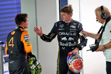 Norris scherzt darüber, Versuch Verstappens Reifen in Singapur zu treffen