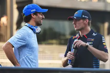 Max Verstappen und Daniel Ricciardo wieder vereint in einem Red-Bull-Video, während die Ford-Challenge mit einem überraschenden Ergebnis endet