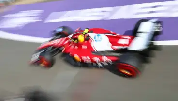 Hamilton pours cold water on Ferrari's new suspension hype
