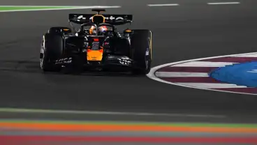 Verstappen wins Qatar GP to set up three-way title fight in F1 finale