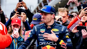 Verstappen verrast door podium: 'Komt ook door Russell en zooitje bij McLaren'