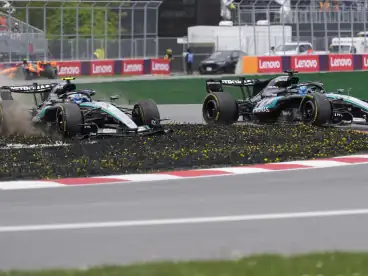 Felle strijd tussen Mercedes-coureurs, Verstappen zevende in sprintrace Canada