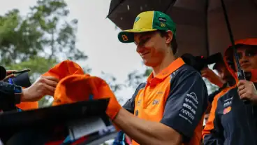 Oscar Piastri receives 'very surreal' honour for 2026 Australian gp