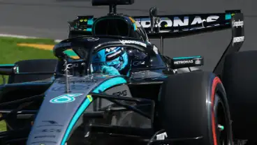 Australian GP: Russell storms to pole as Verstappen crashes out in Q1