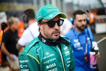 Aston Martin chief describes ‘mess’ behind lengthy Fernando Alonso pit stop