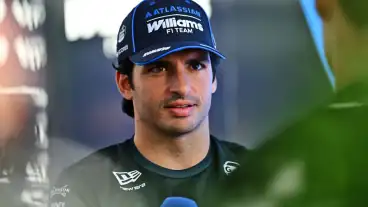 Carlos Sainz urges Formula 1 to fix new engine rules despite team opposition