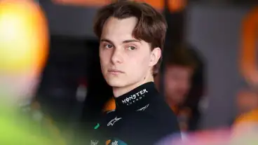 Oscar Piastri questions Mercedes straight-line gains after Lewis Hamilton claim