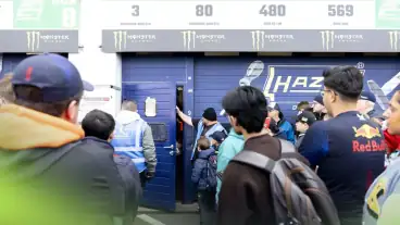 Rare Max Verstappen garage footage as PlanetF1.com chats with Jules Gounon