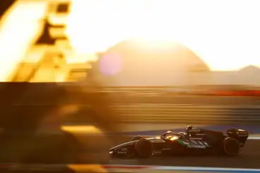 Russell edges out Piastri as testing resumes