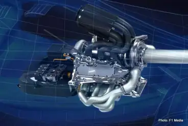 Villeneuve: Mercedes “amazing” 2026 F1 PU is just rumours