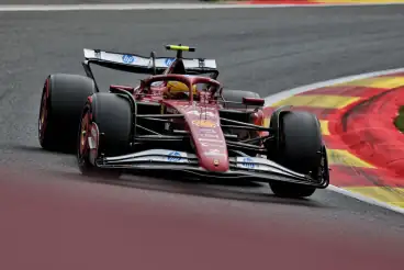Damon Hill defends Lewis Hamilton’s Ferrari F1 start: ‘He’s got a lot on his shoulders’