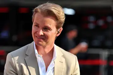 Nico Rosberg reacts to F1 fans loving awkward Jos Verstappen interaction