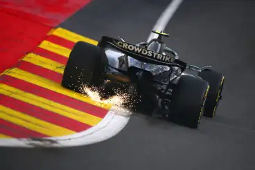 Mercedes make F1 form slide admission amid crunch meeting