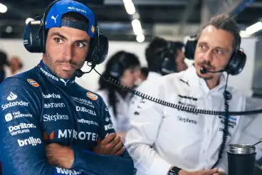 Williams F1 boss makes 'fault' claim after heart-to-heart with Carlos Sainz