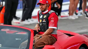 Lewis Hamilton sends rallying Ferrari message after brake setback in Singapore GP