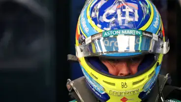 Fernando Alonso fires back at Isack Hadjar’s “grumpy” remark at F1 Singapore GP