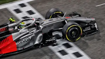 Messy end to first F1 test adds to concern over race start chaos