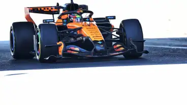 F1 Japanese GP: Oscar Piastri heads Mercedes pair as issues hit Lando Norris in second practice