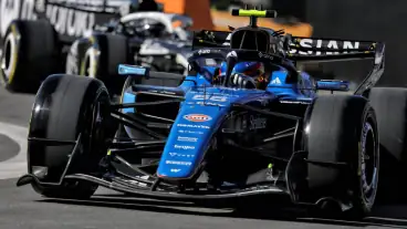 Williams verdict after Alex Albon's 'freak accident' taints 2026 F1 first for Carlos Sainz