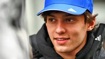 "On the edge" - Kimi Antonelli's verdict on frantic F1 battle with George Russell