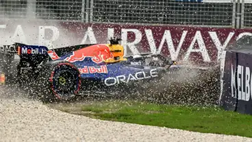 Australian Grand Prix: Max Verstappen crashes out of qualifying