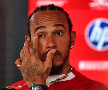 Zware straf dreigt voor Hamilton: Ferrari-coureur naar de stewards