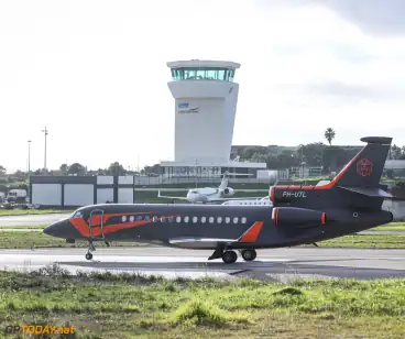 Verstappen vliegt van GT3-test direct door naar Red Bull-launch