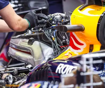 FIA grijpt keihard in en verbiedt motortruc van Mercedes en Red Bull