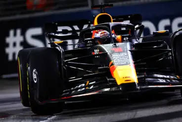 Verstappen strandt op tweede plek in lastige race in Singapore