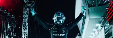 George Russell wint overtuigend de Grand Prix van Singapore